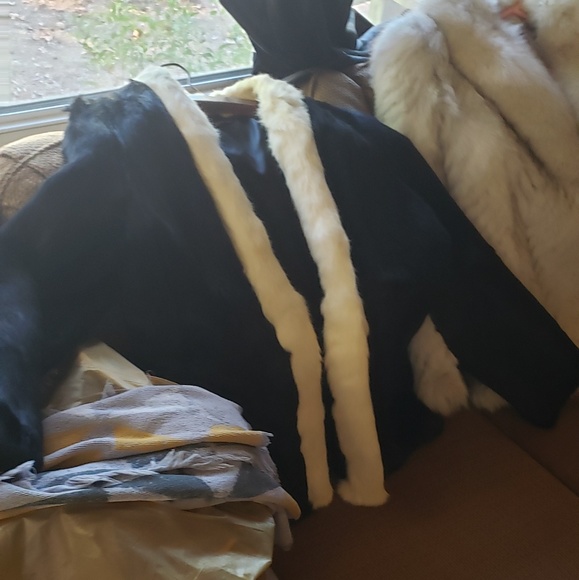 Real fur coats rabbit and fox - Picture 3 of 4